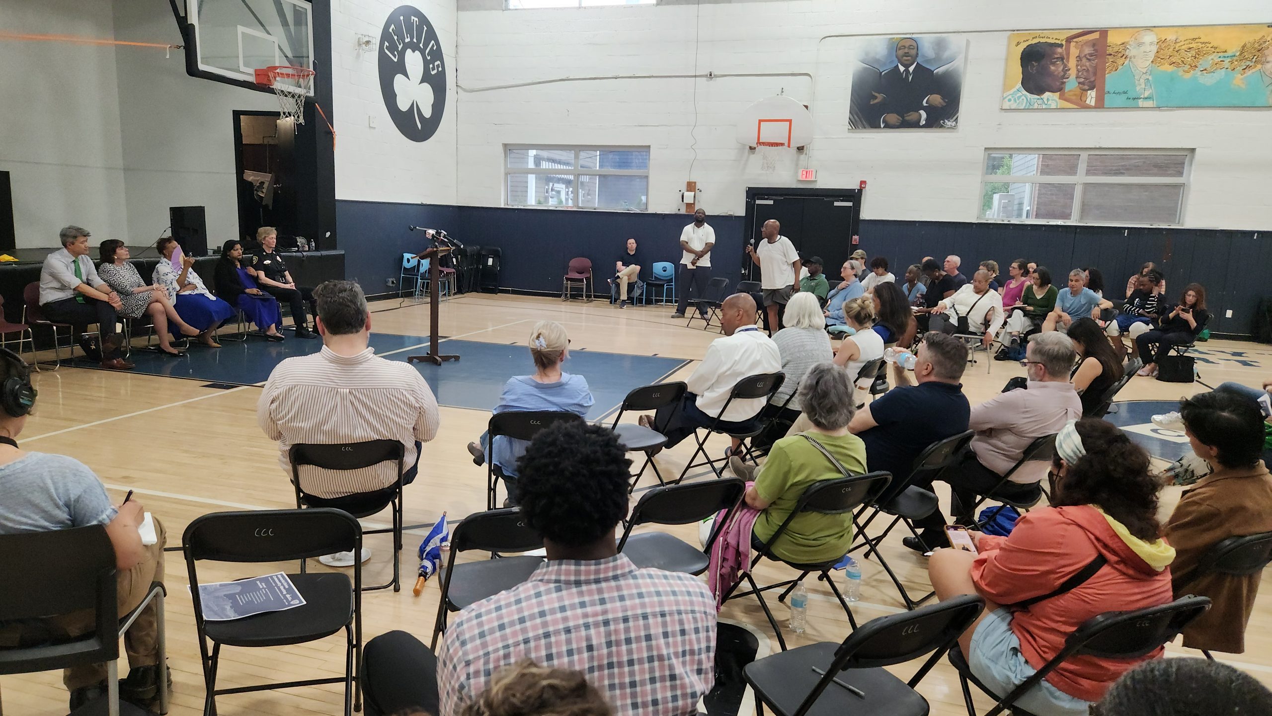 Residents ask tough questions at Memorial Drive debrief