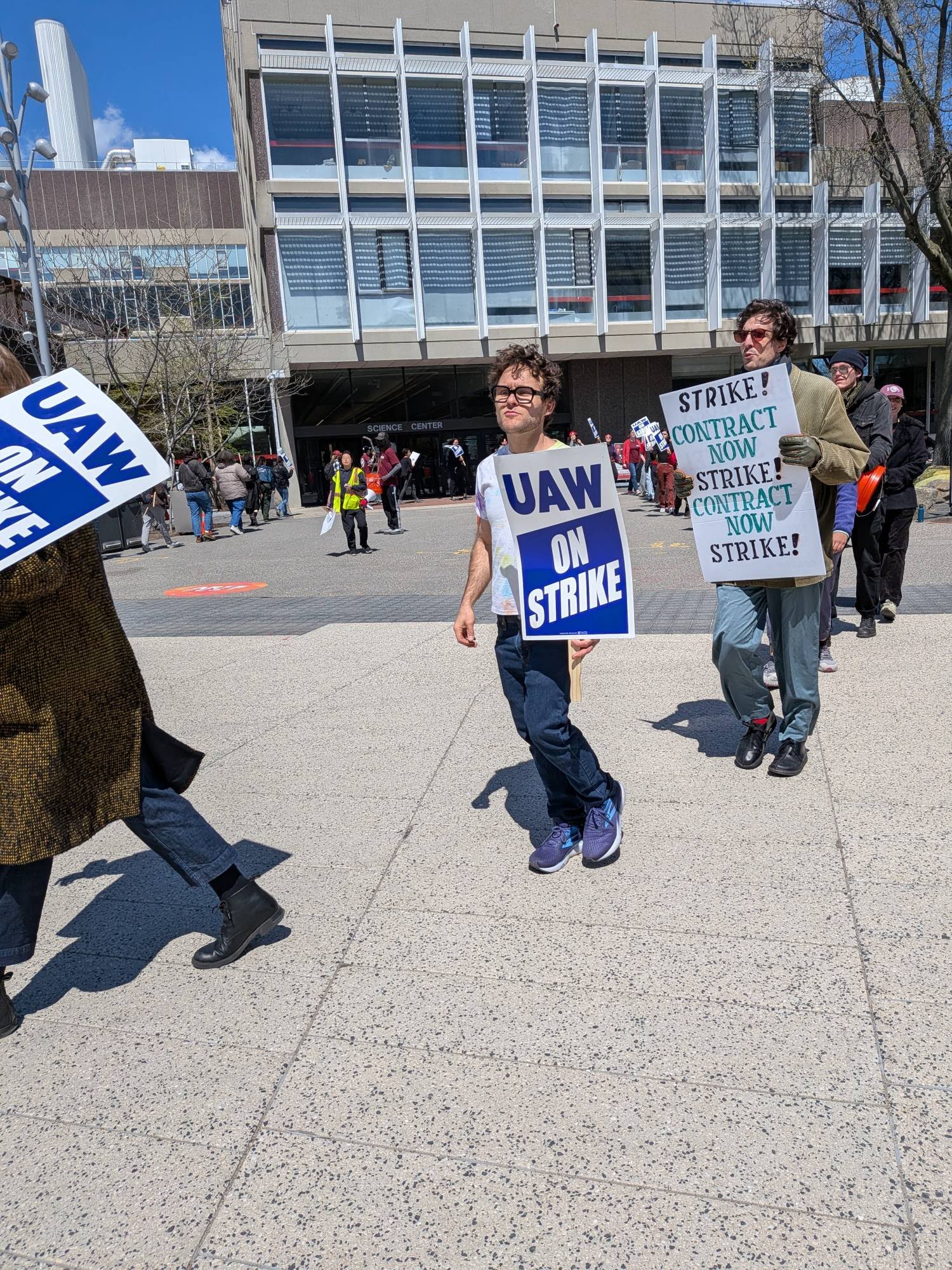 Harvard grad students end strike