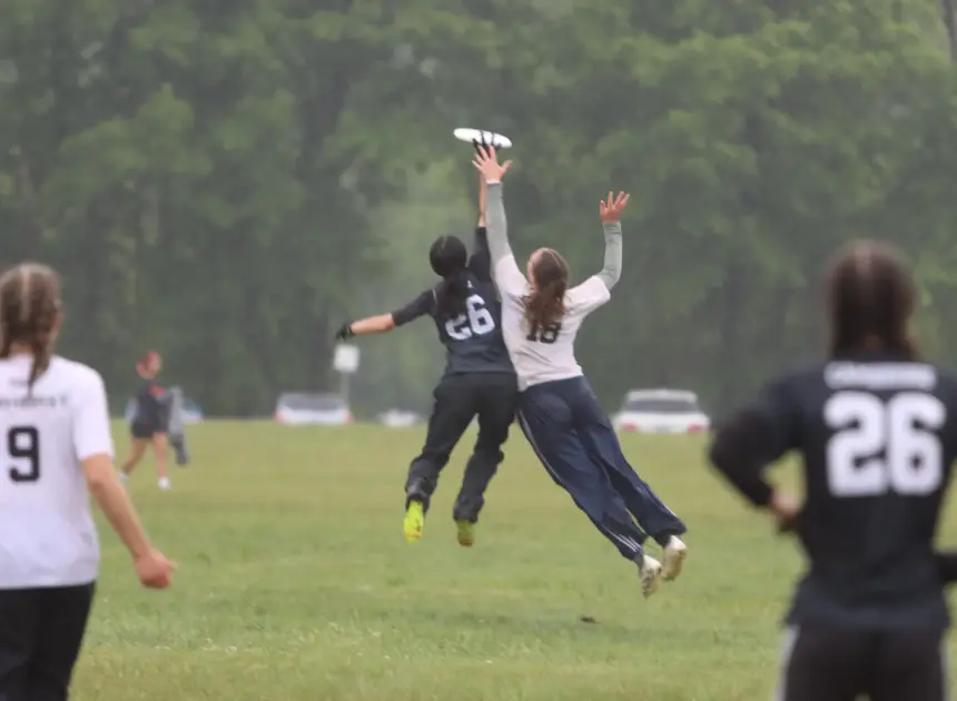 CRLS girls ultimate frisbee off to nationals this weekend