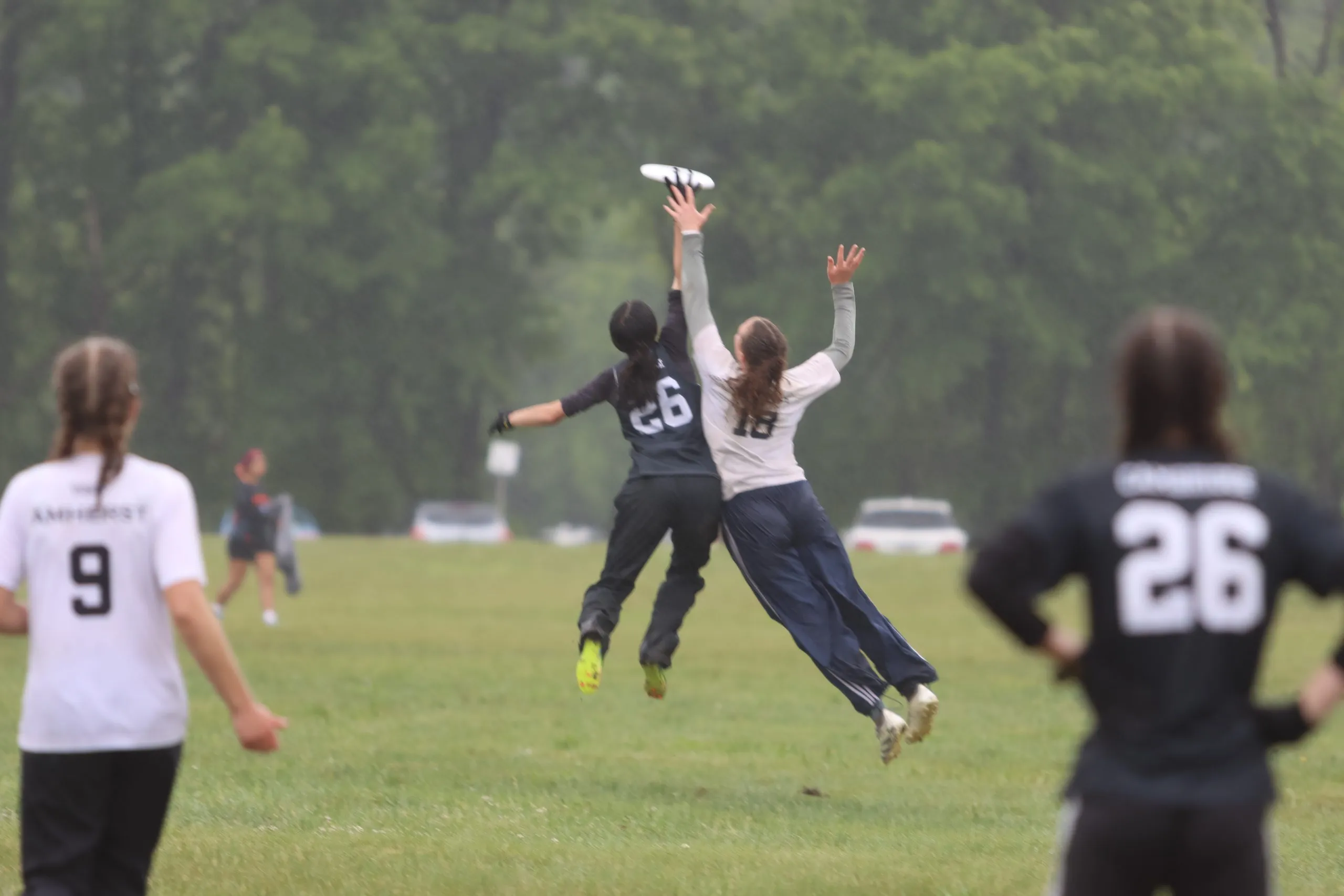 CRLS girls ultimate frisbee off to nationals this weekend